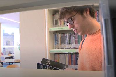 Primer cop a la biblioteca