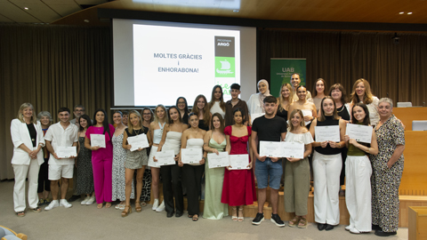 Foto de grup de premiats i autoritats del Premi Argo de CFGS 2025