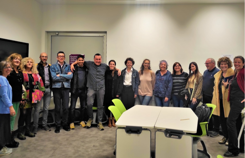 Professors que participen a la formació