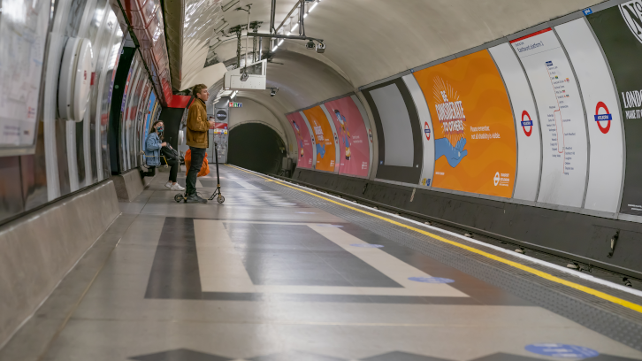 Patinet elèctric al transport públic