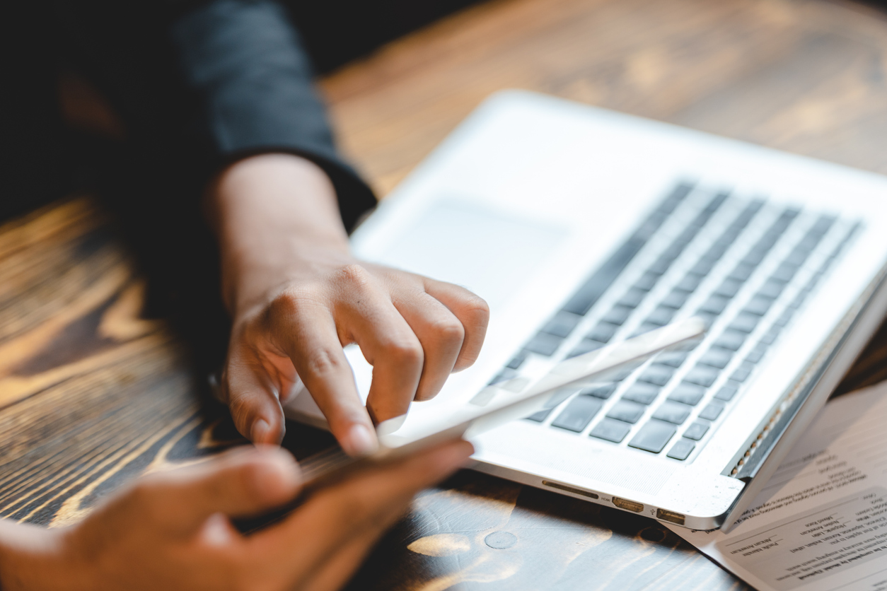 Cartes de servei de la UAB