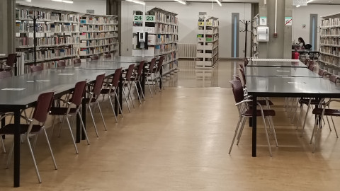 Imatge de la planta 0 de la Biblioteca de Ciències Socials