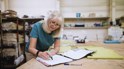 DonaGranTreballantenTaller