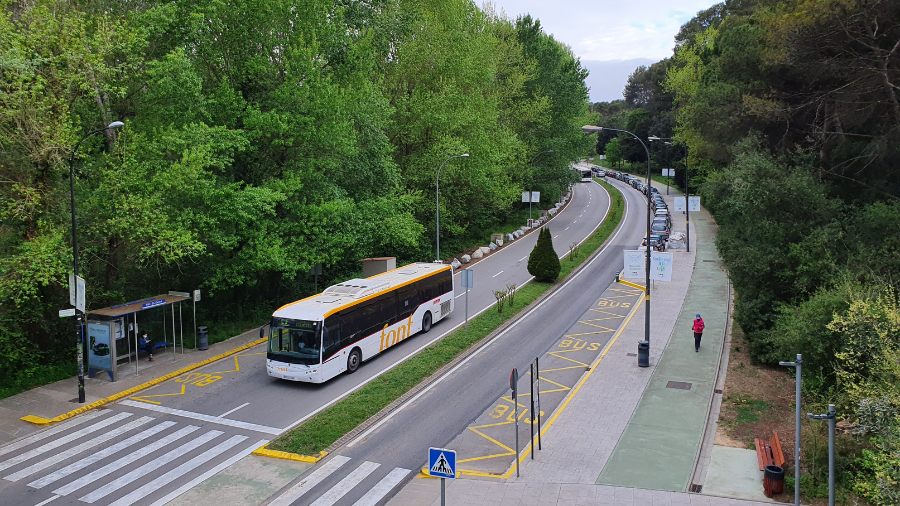 Bus a l'eix central de la UAB