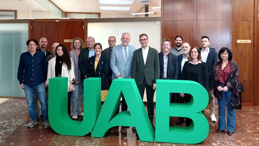 UAB signa acord ajuntaments i consells comarcals